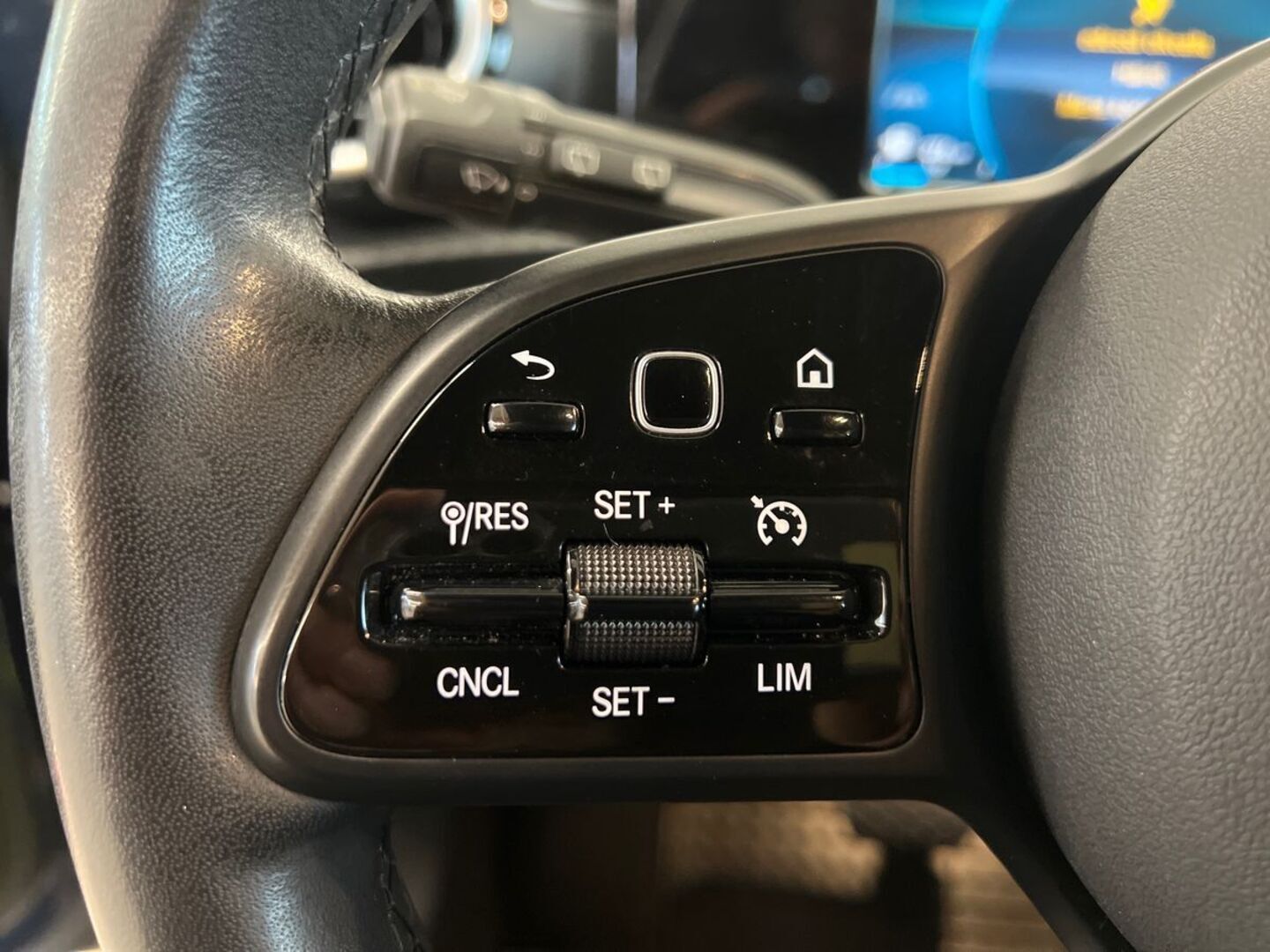 MERCEDES-BENZ A 2019