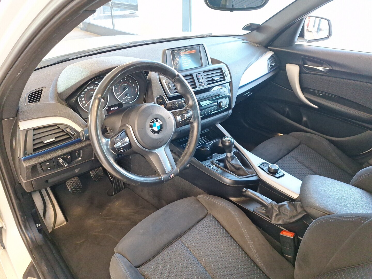 BMW 118 2016