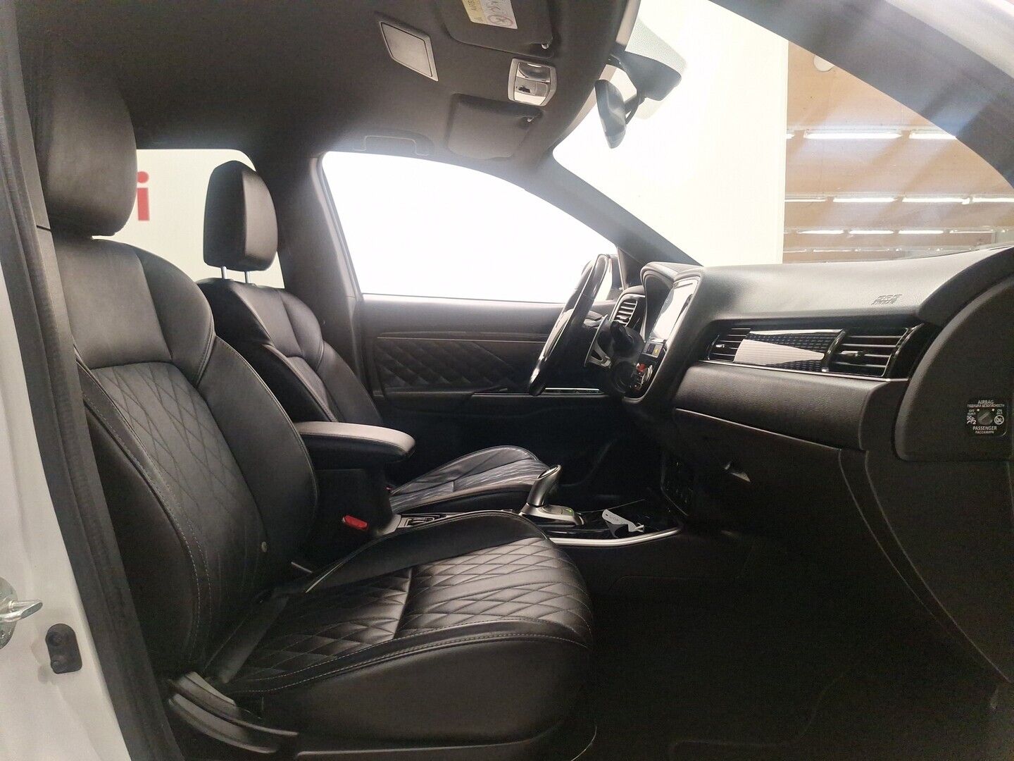 MITSUBISHI Outlander PHEV 2019