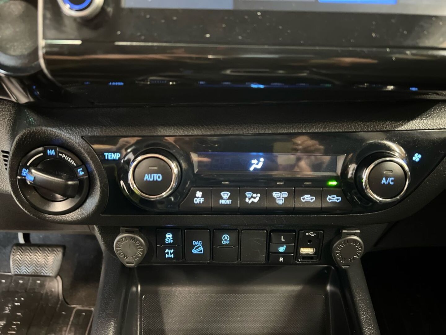 TOYOTA Hilux 2021