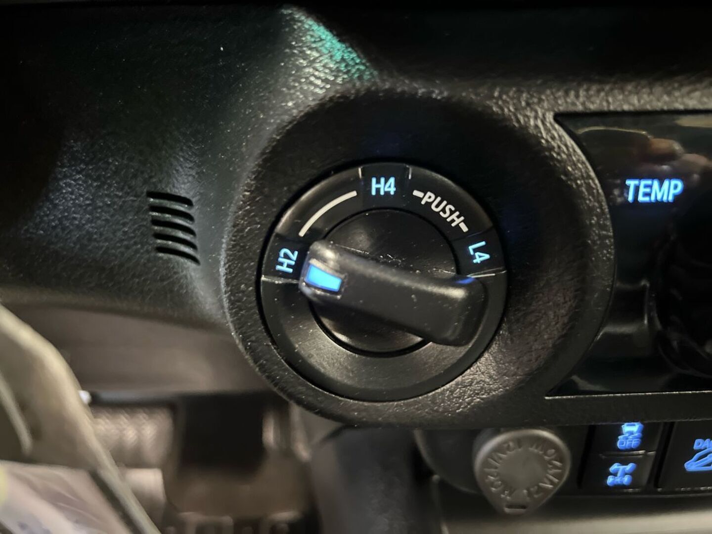 TOYOTA Hilux 2021
