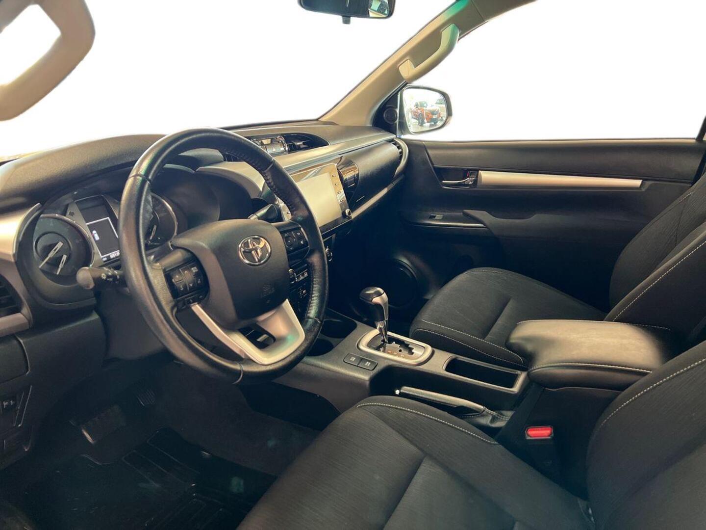 TOYOTA Hilux 2021