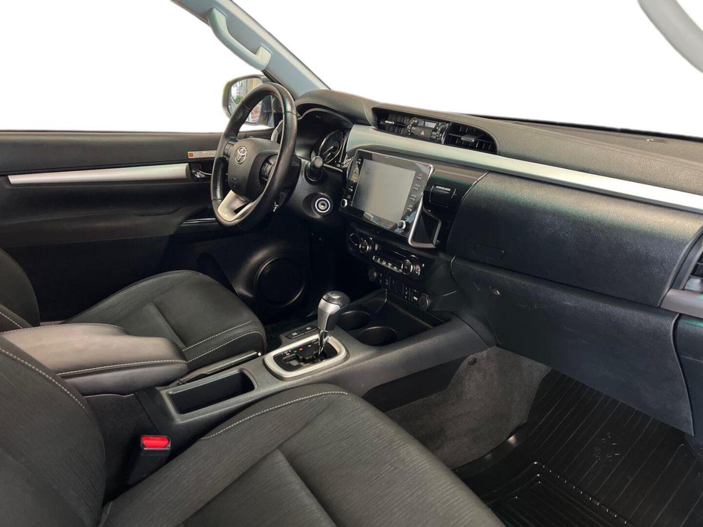 TOYOTA Hilux 2021