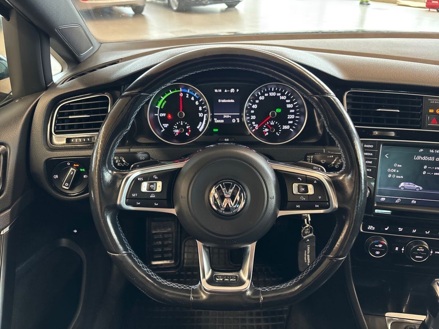 VOLKSWAGEN Golf 2016