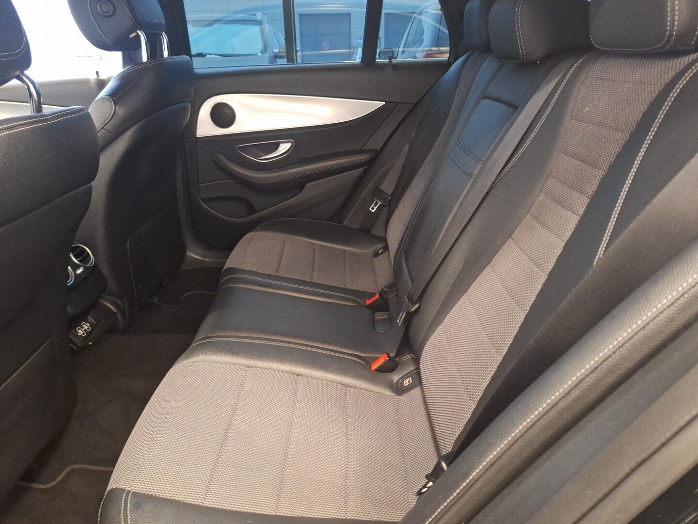 MERCEDES-BENZ E 2020