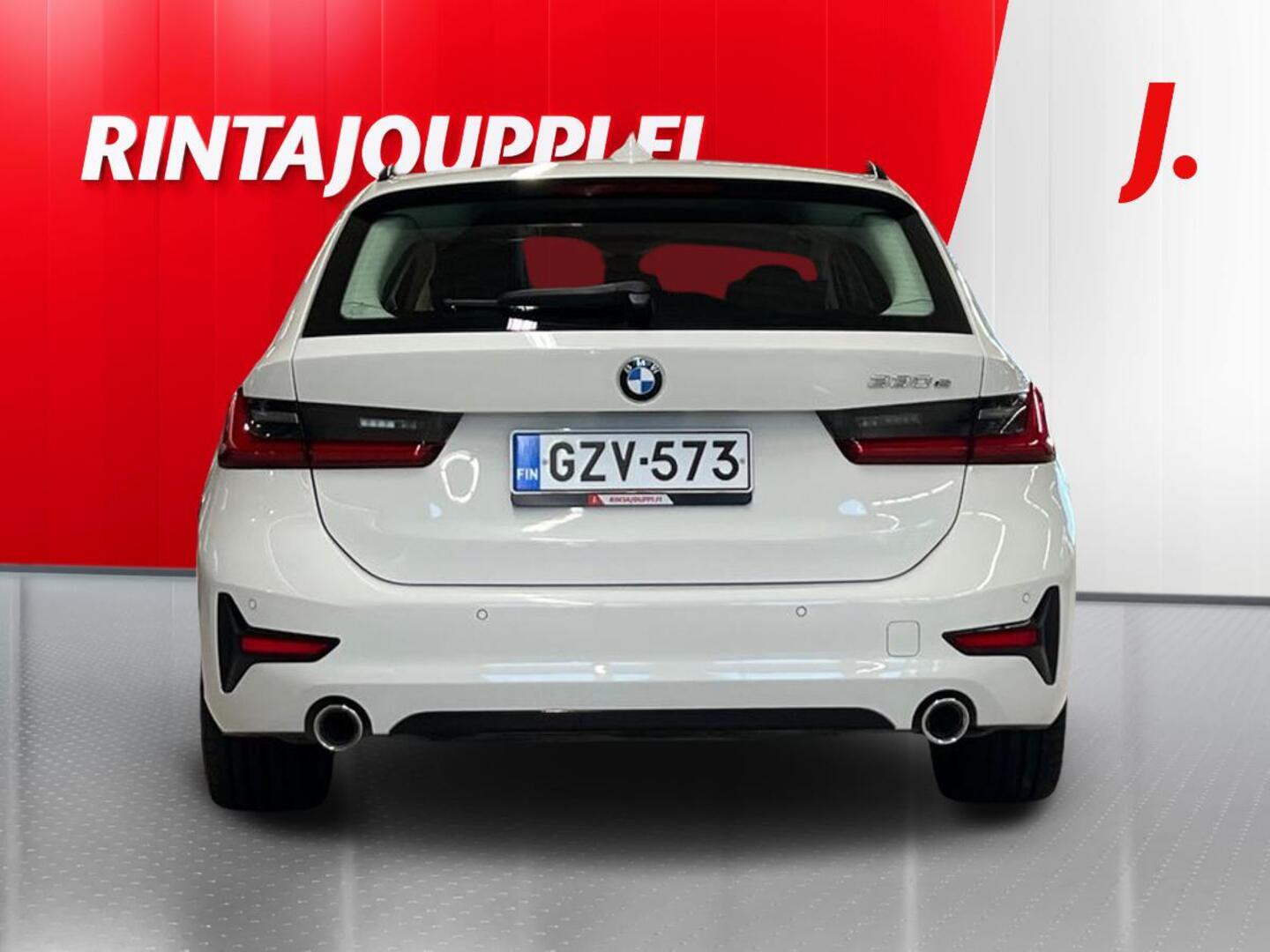 BMW 330 2021