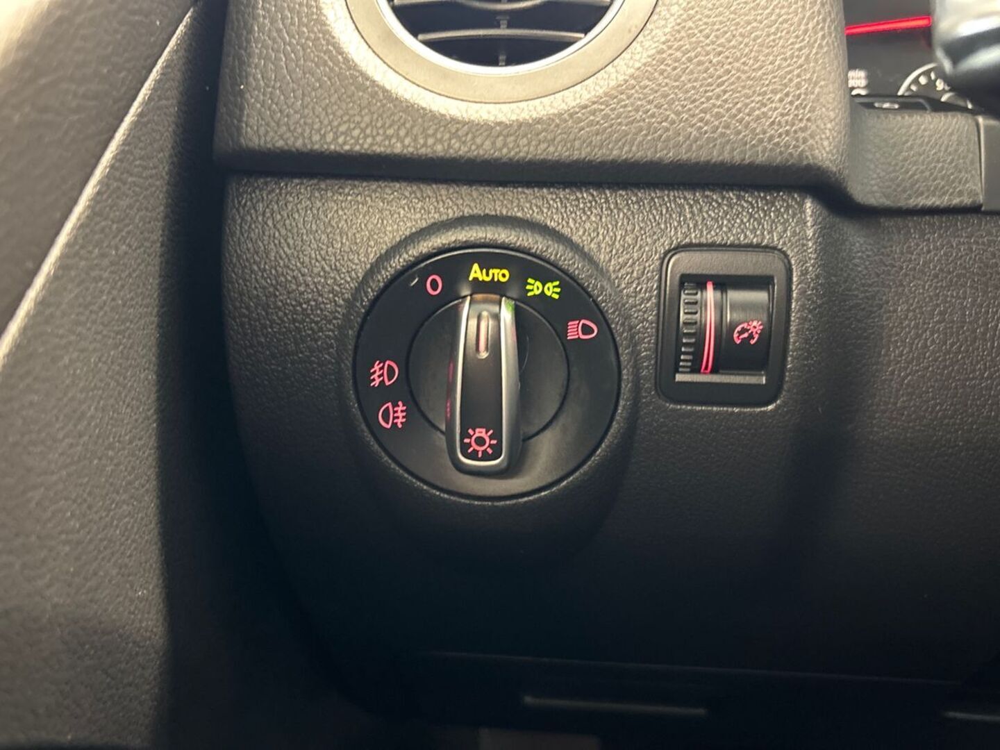 VOLKSWAGEN Tiguan 2010