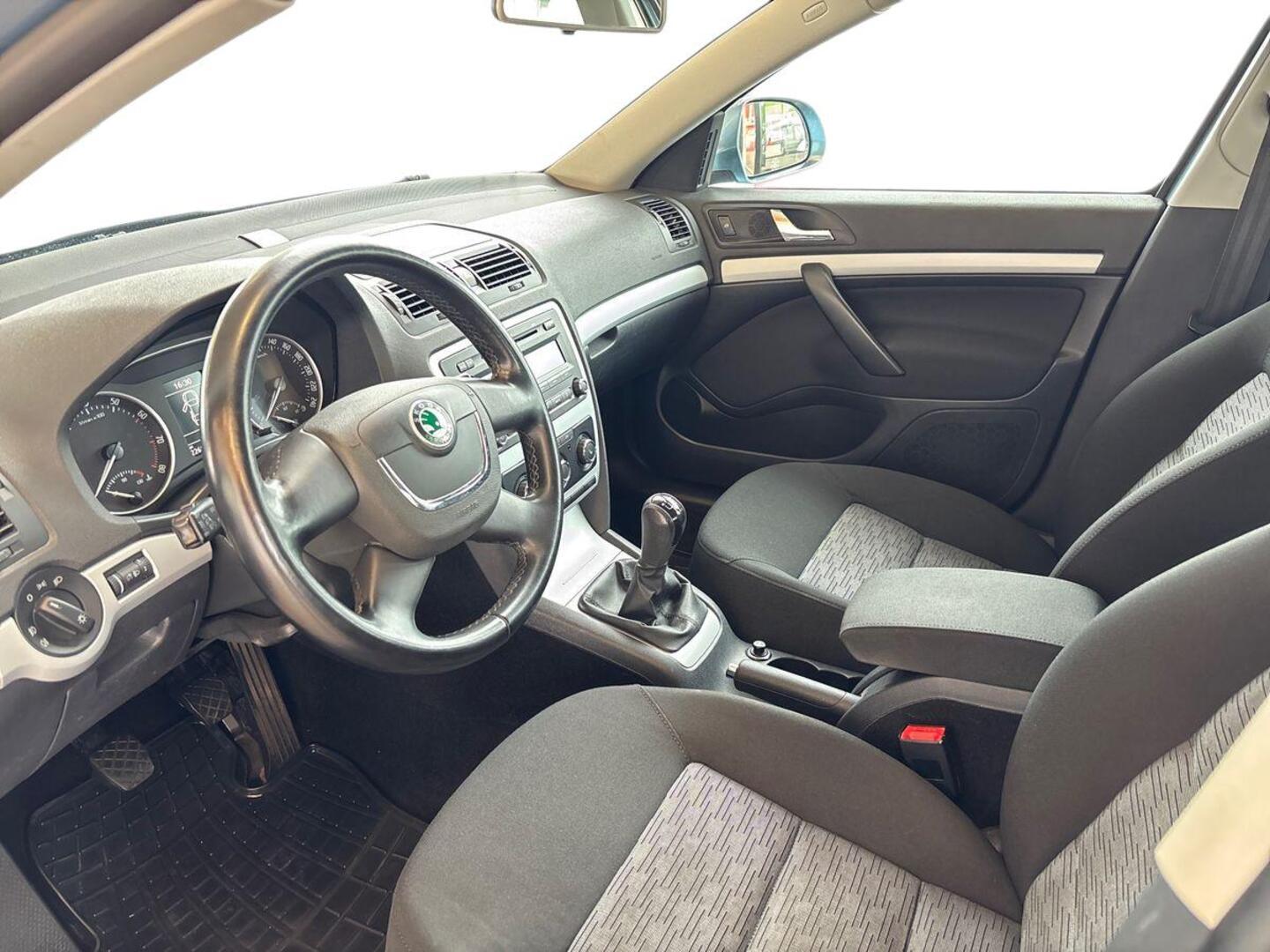 SKODA Octavia 2010