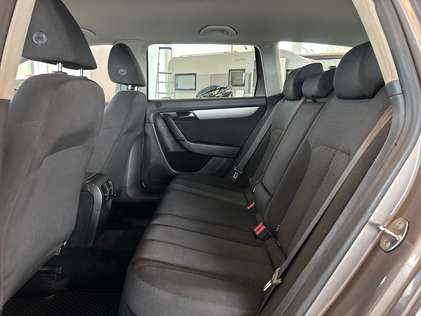VOLKSWAGEN Passat 2011