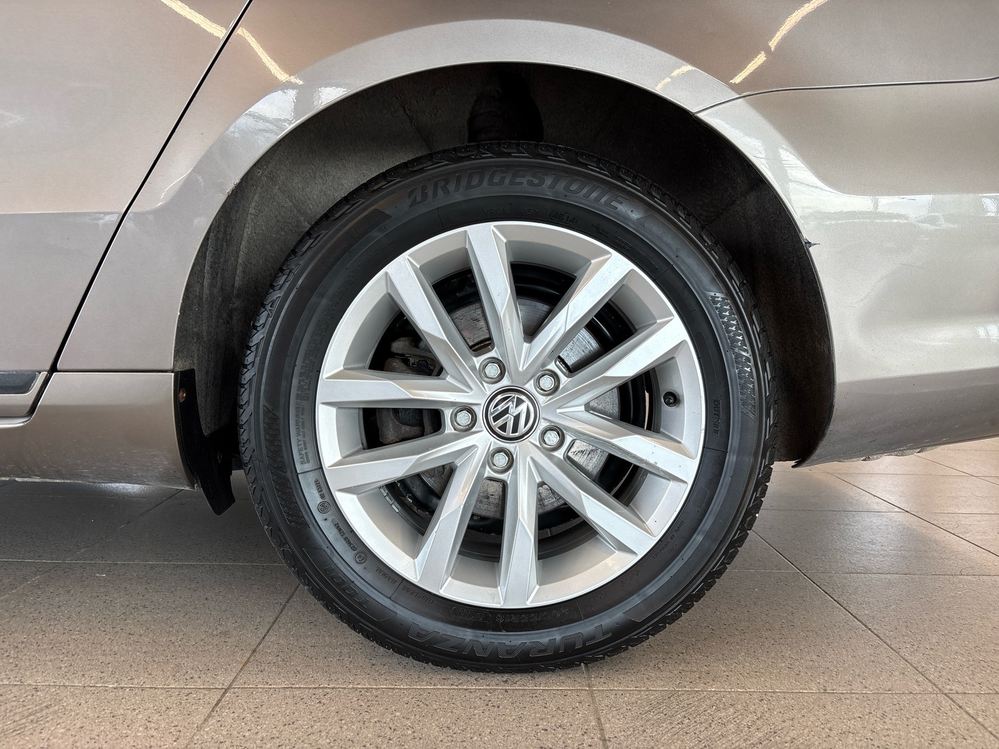 VOLKSWAGEN Passat 2011