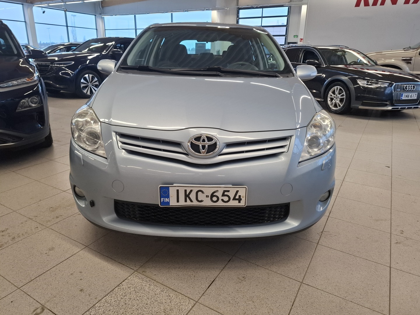TOYOTA Auris 2011