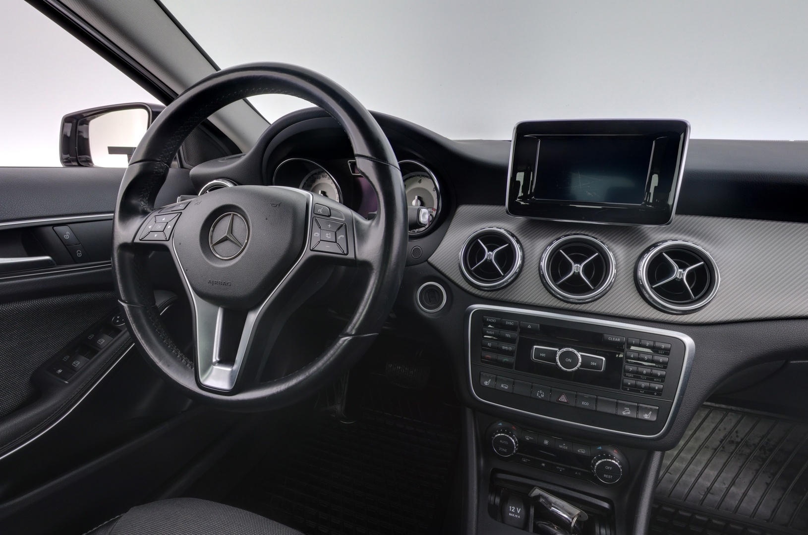 MERCEDES-BENZ GLA 2015