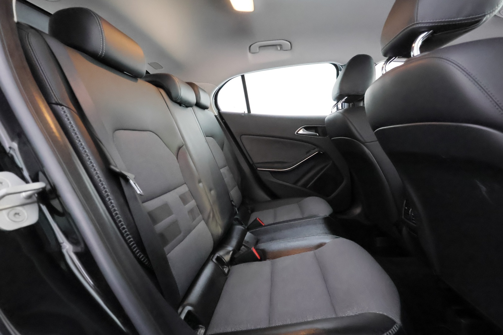 MERCEDES-BENZ GLA 2015