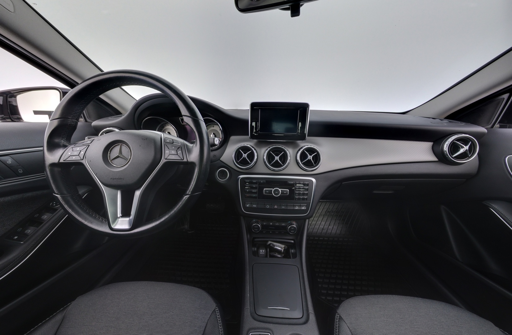 MERCEDES-BENZ GLA 2015