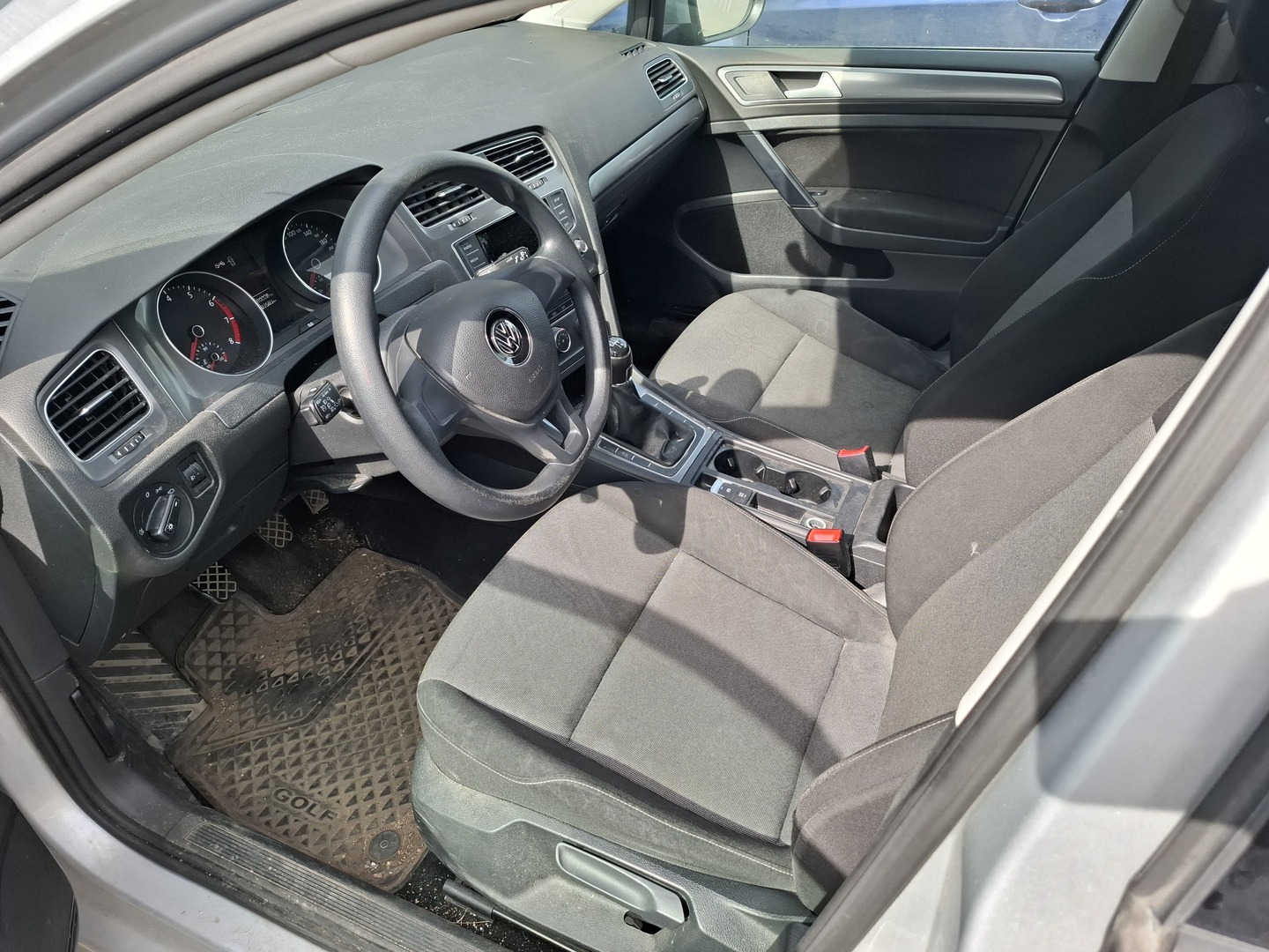 VOLKSWAGEN Golf 2014