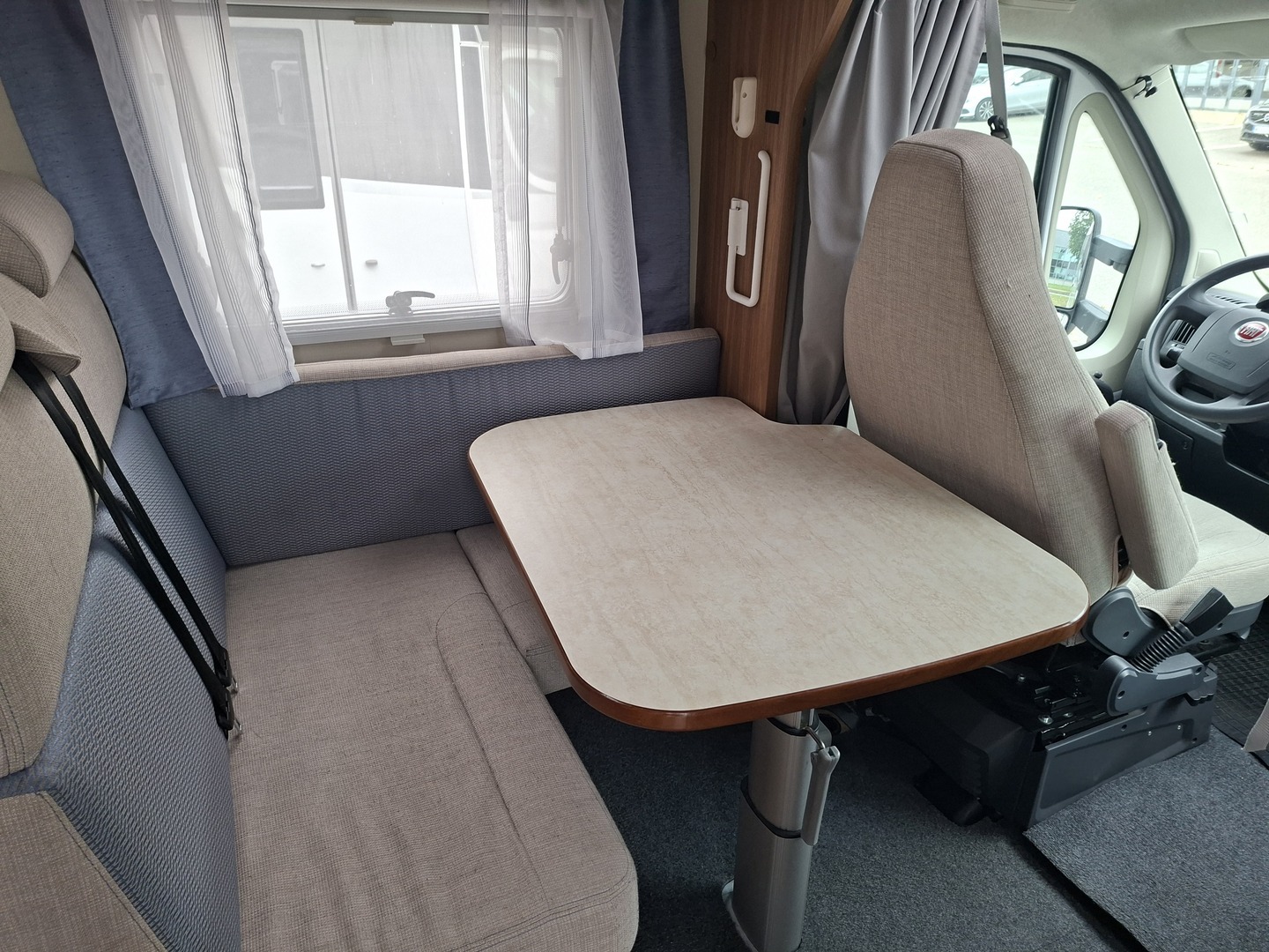 CARADO T449 2015