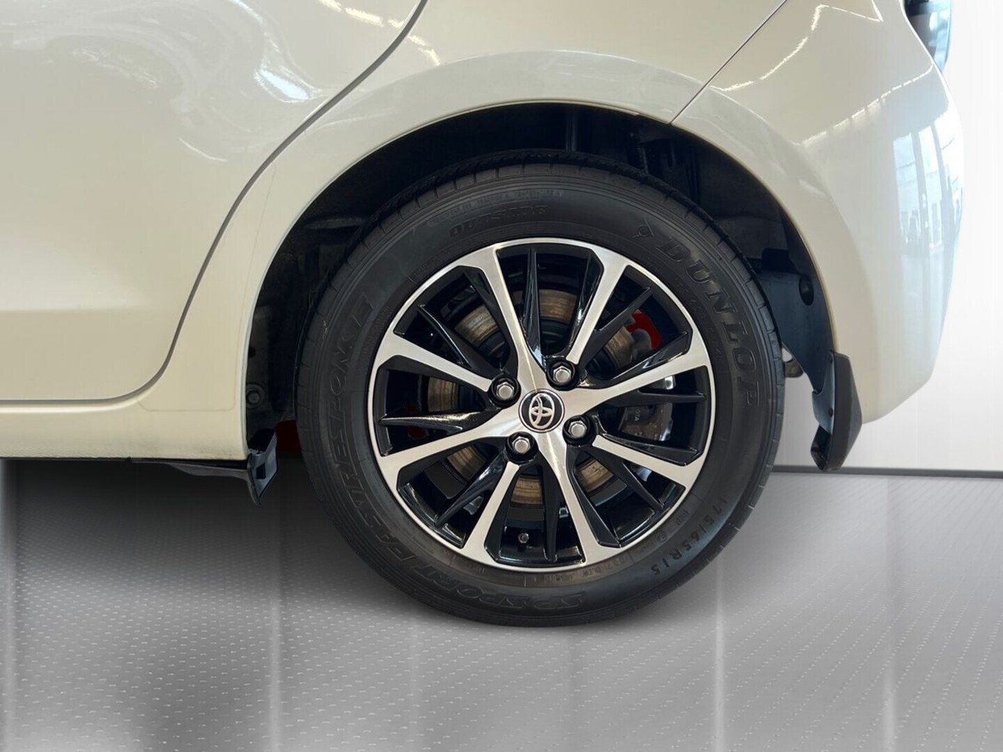 TOYOTA Yaris 2018