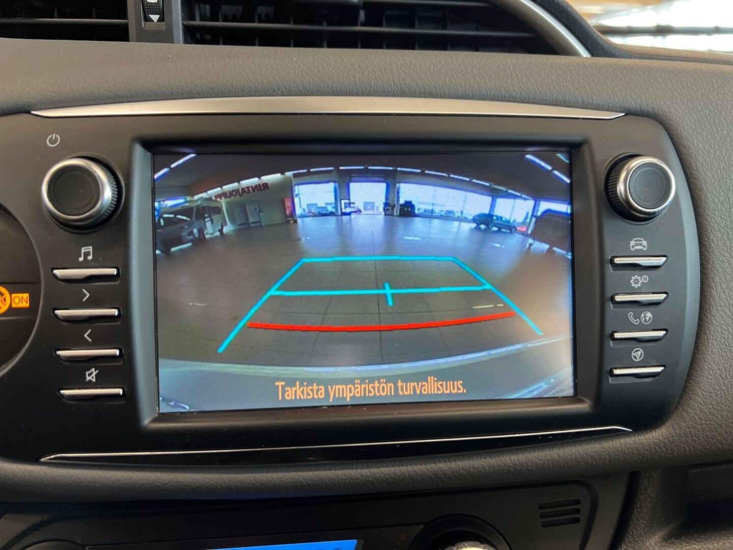 TOYOTA Yaris 2018