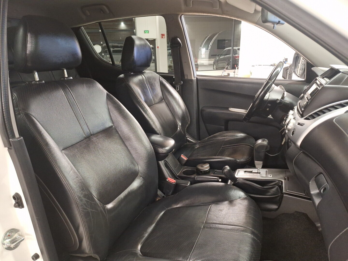 MITSUBISHI L200 2014