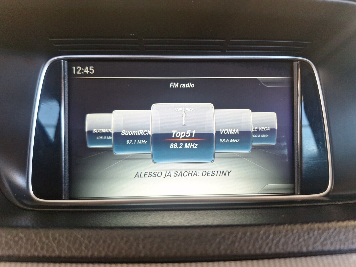 MERCEDES-BENZ E 2015