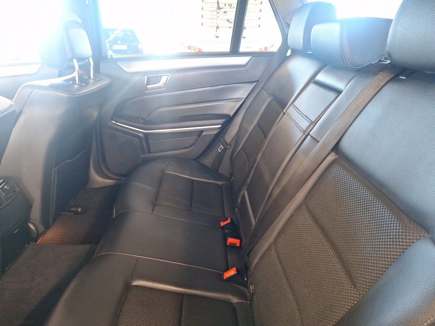 MERCEDES-BENZ E 2015