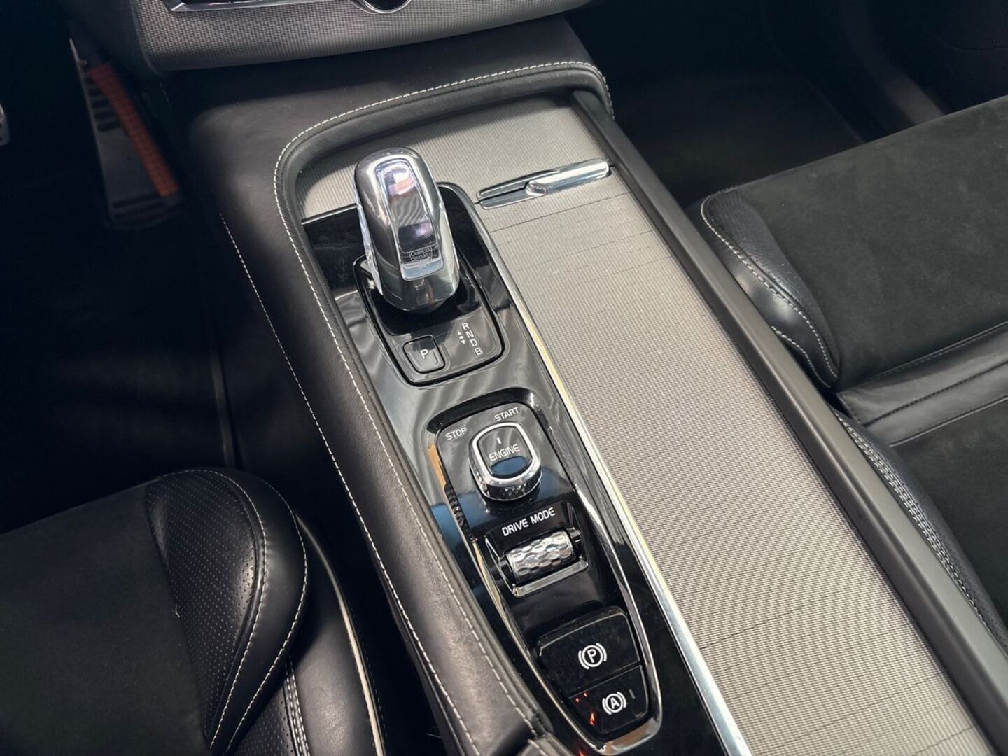 VOLVO XC90 16