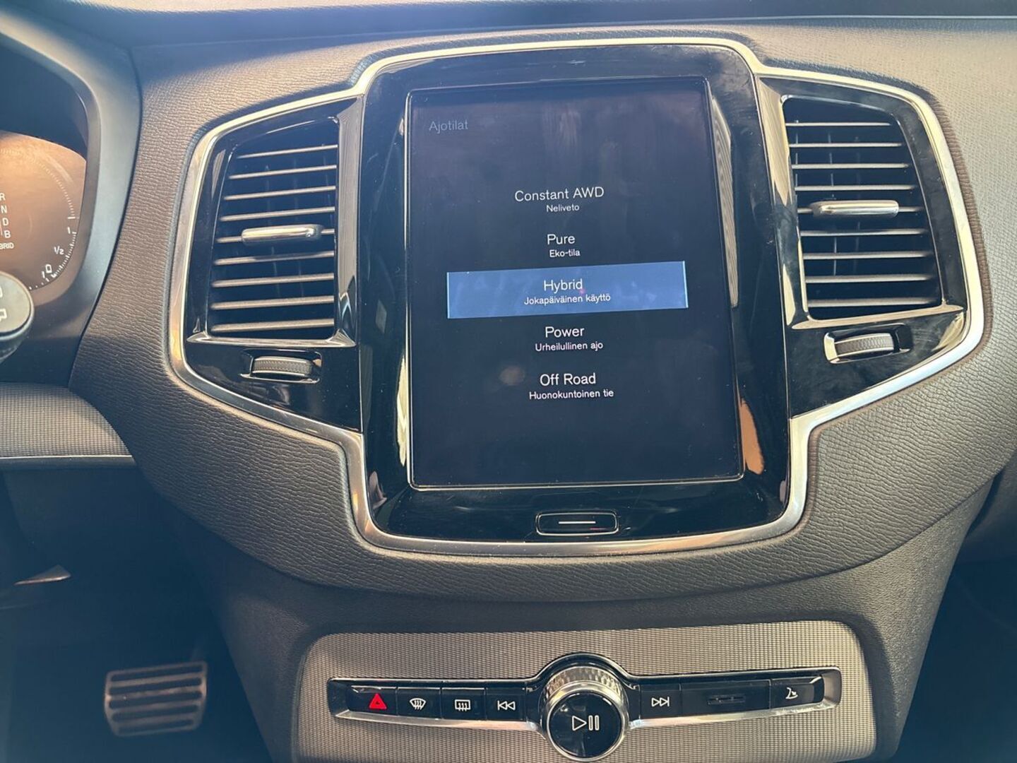 VOLVO XC90 17