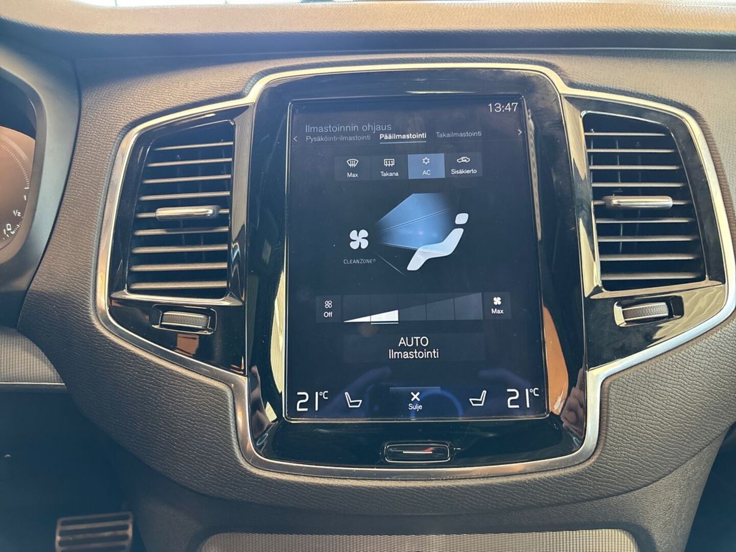 VOLVO XC90 21