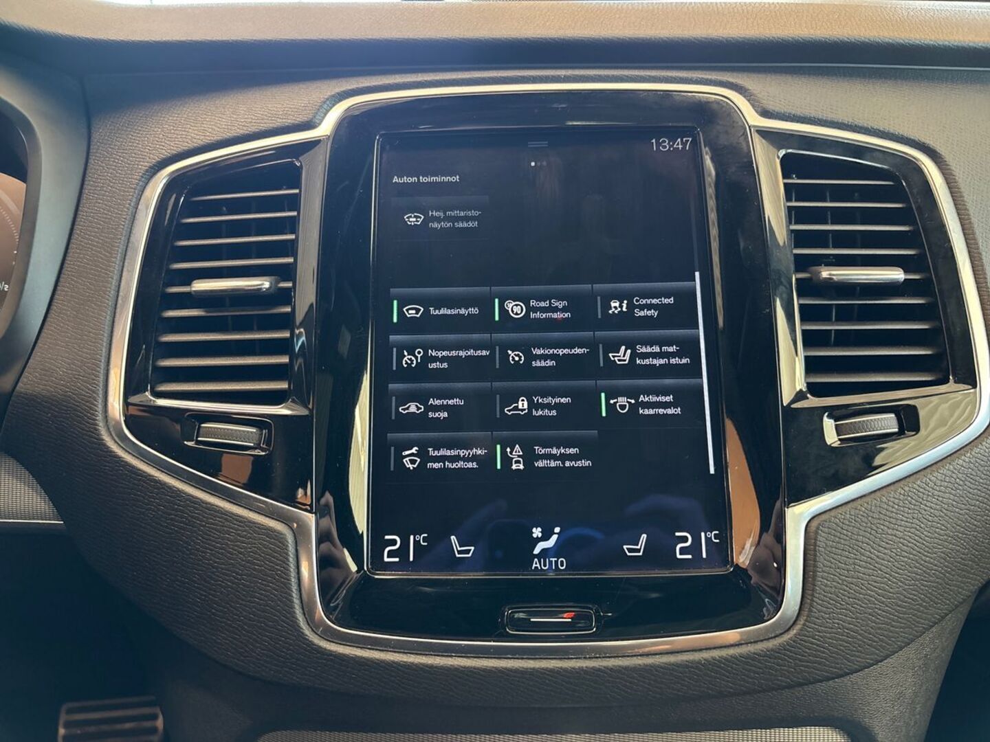 VOLVO XC90 23