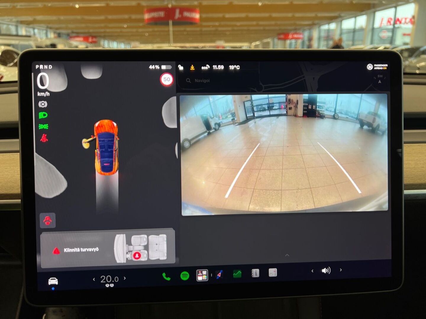 TESLA Model Y 2023