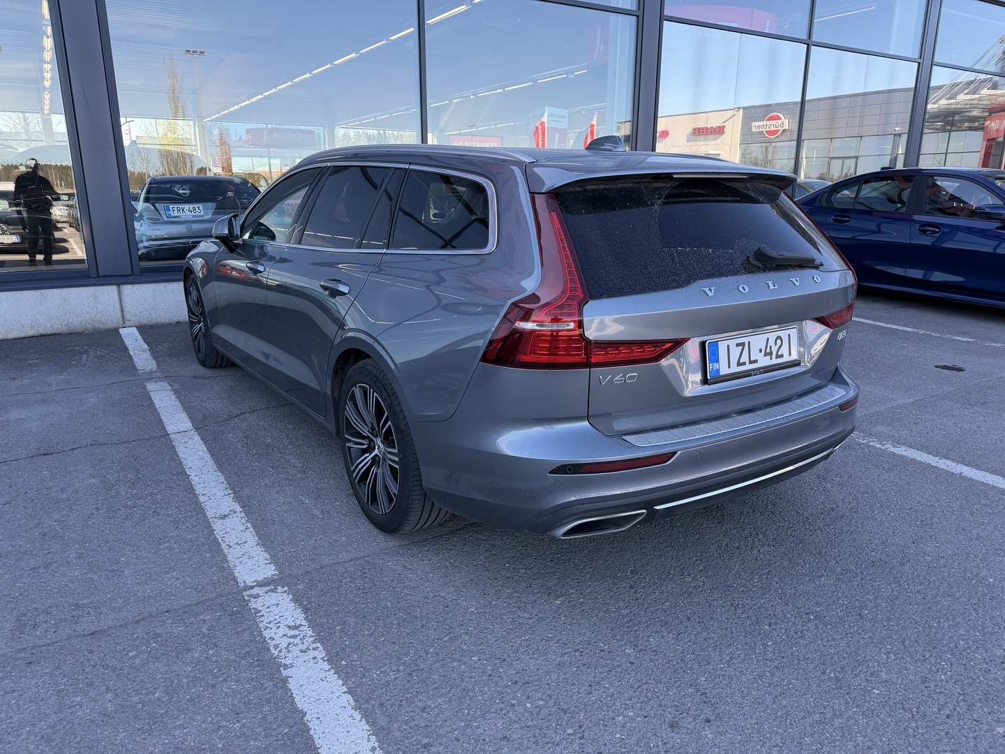 VOLVO V60 2021