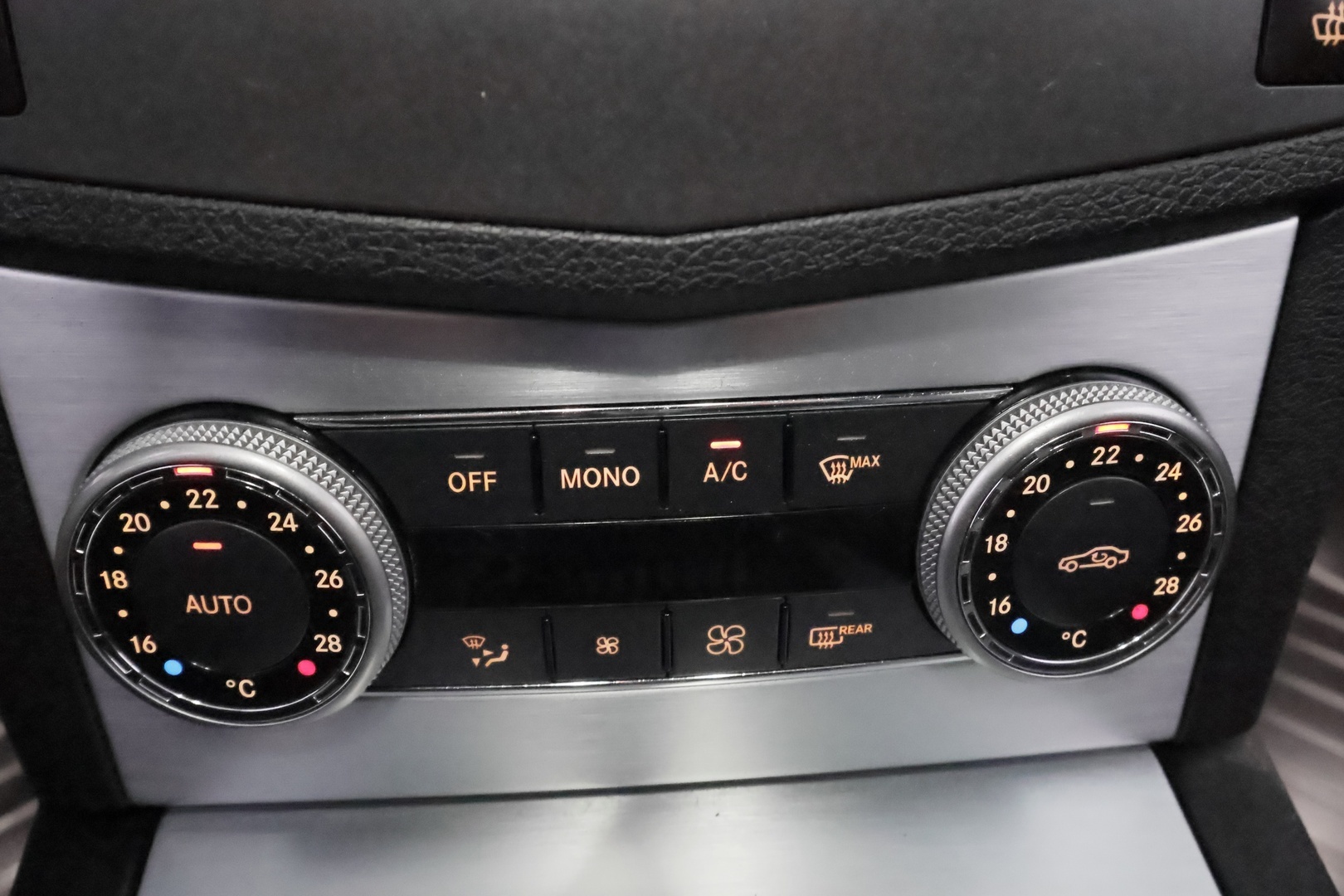 MERCEDES-BENZ C 2010