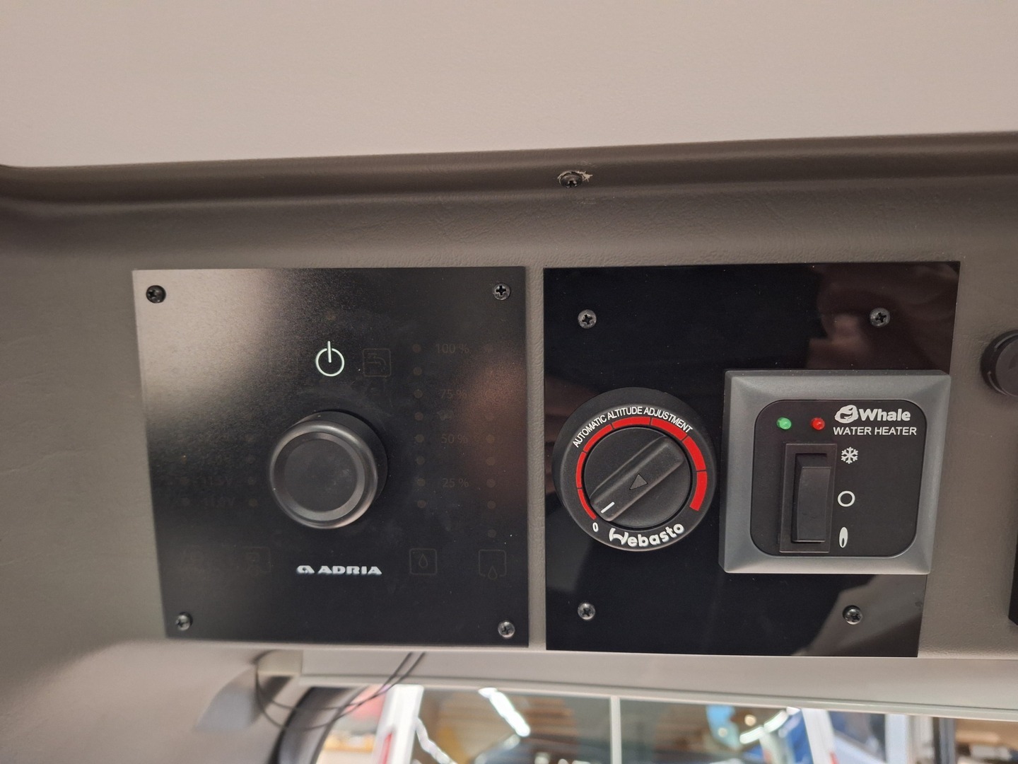 ADRIA TWIN 640 SGX 2021