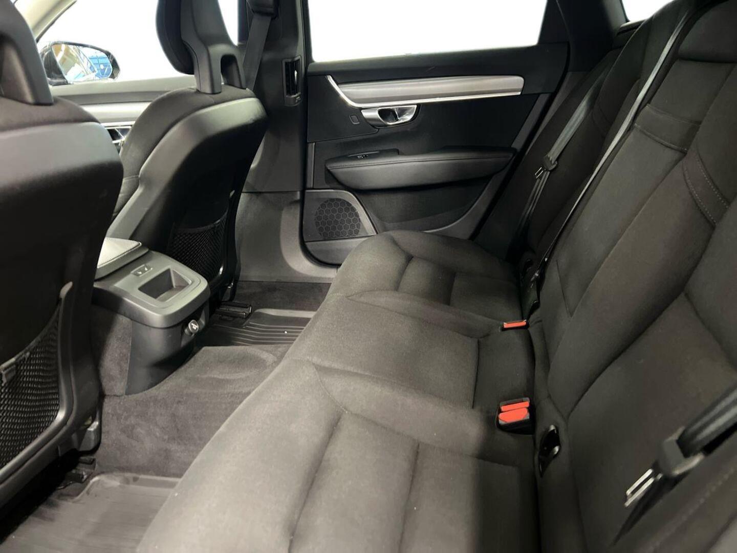 VOLVO V90 10