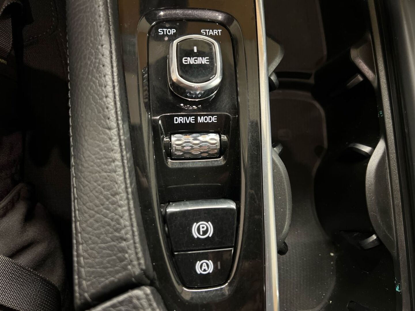 VOLVO V90 23