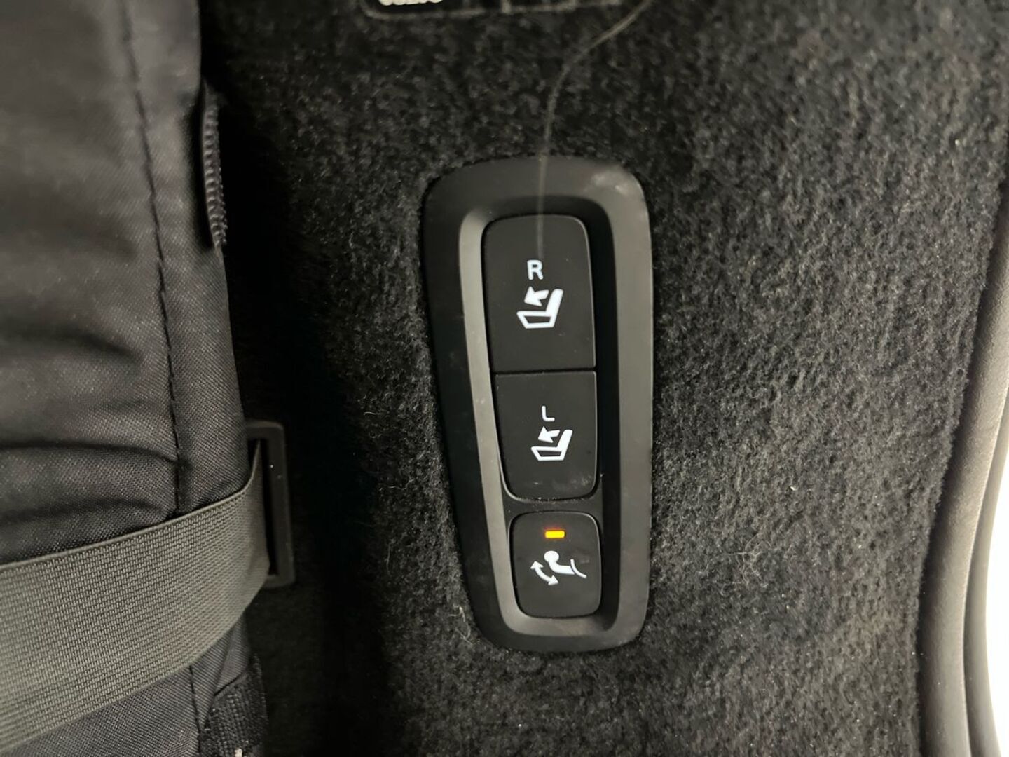 VOLVO V90 32