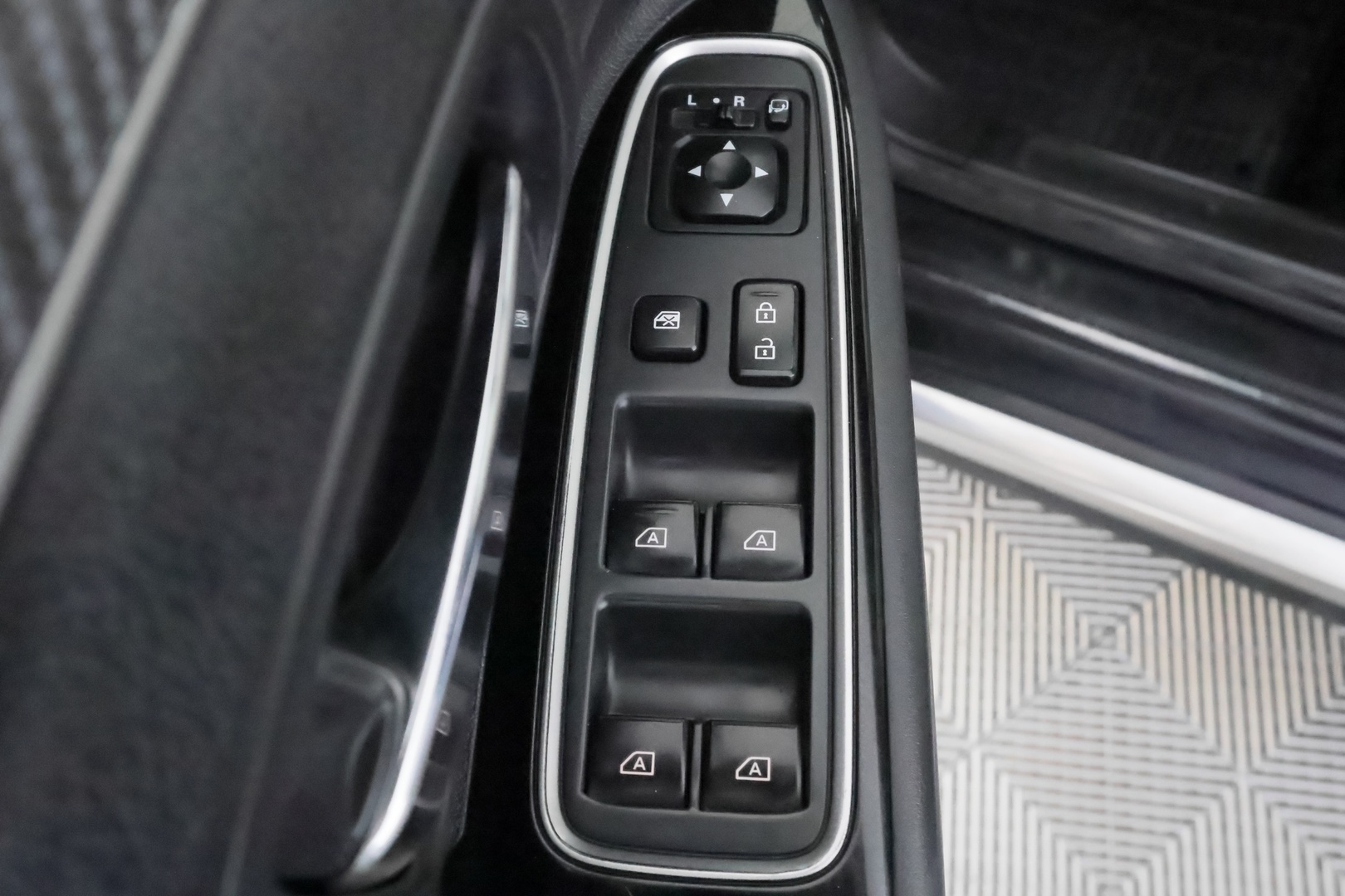 MITSUBISHI Outlander PHEV 2019