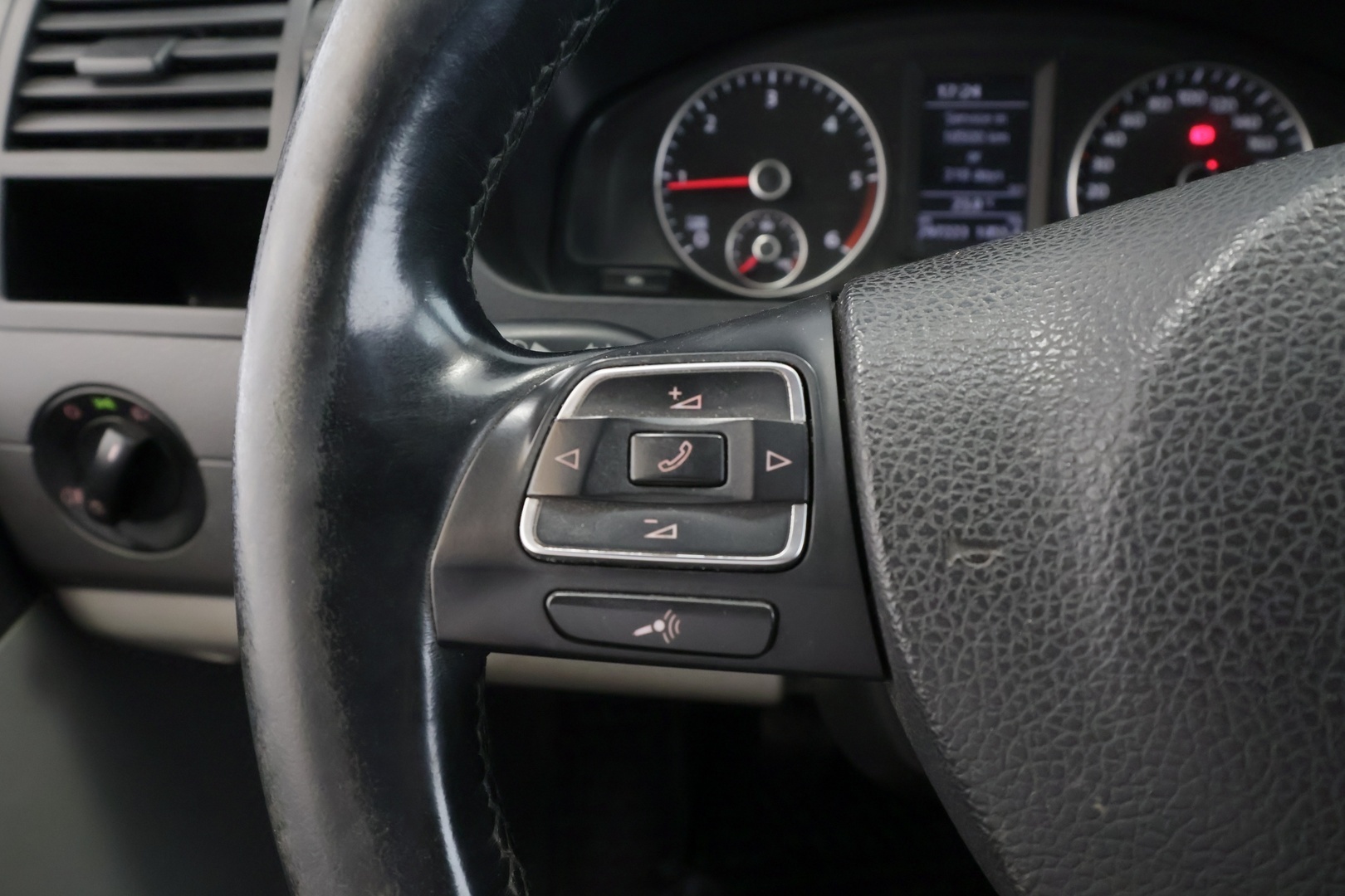 VOLKSWAGEN Transporter 2011