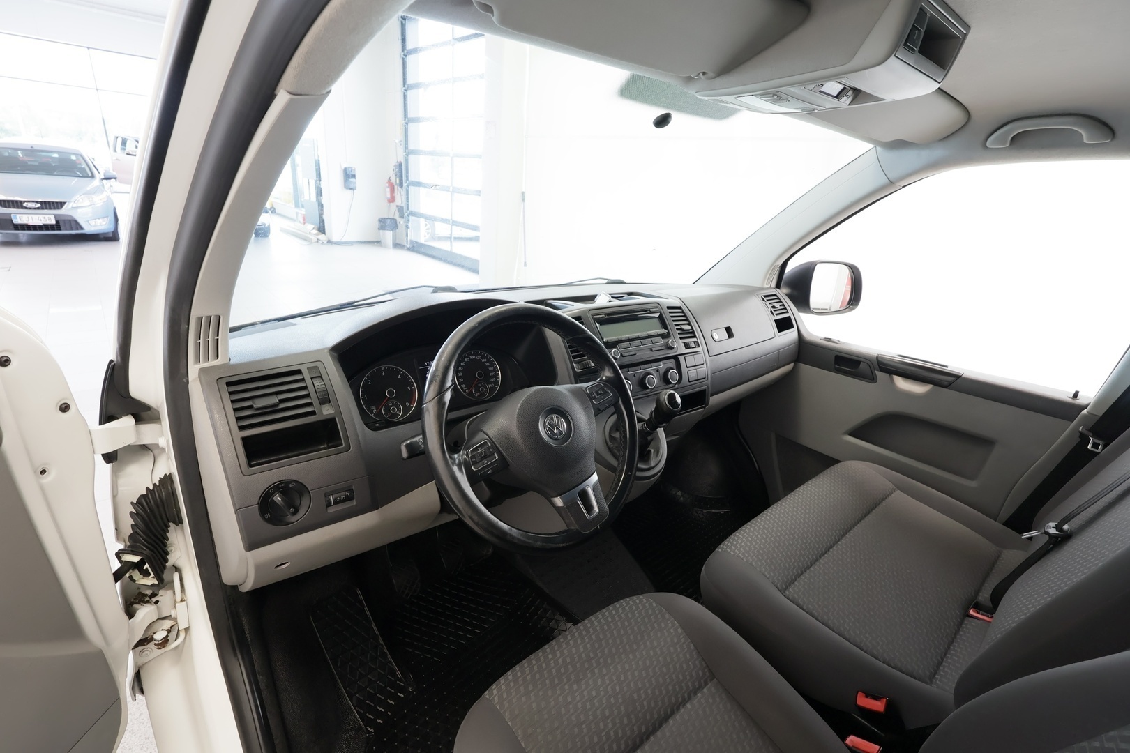 VOLKSWAGEN Transporter 2011