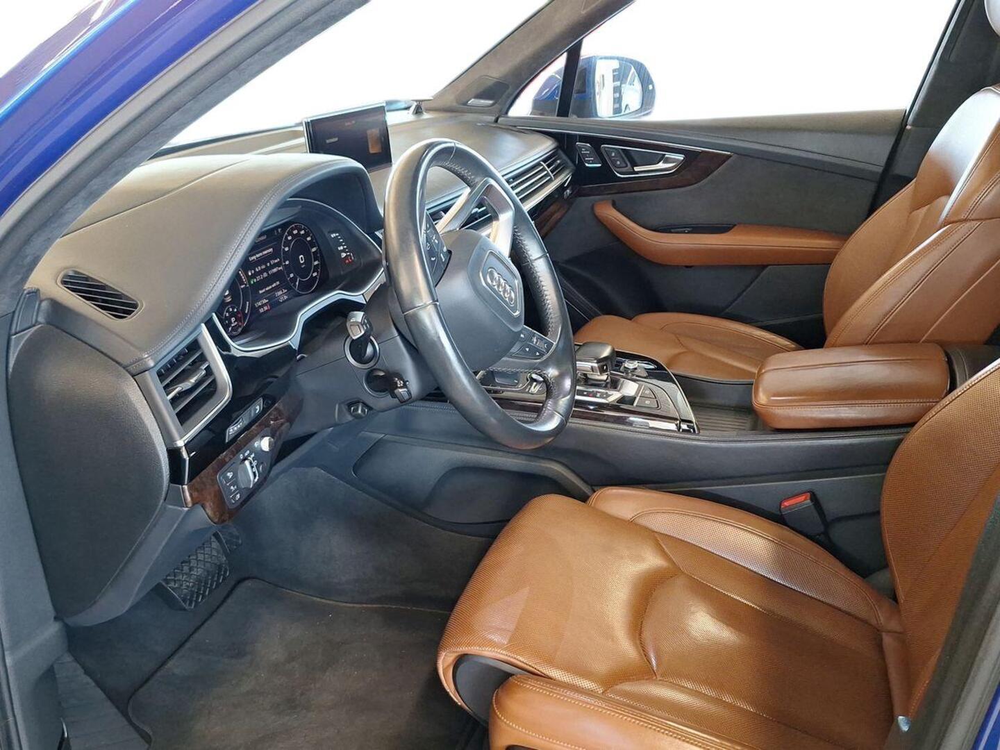 AUDI Q7 2016