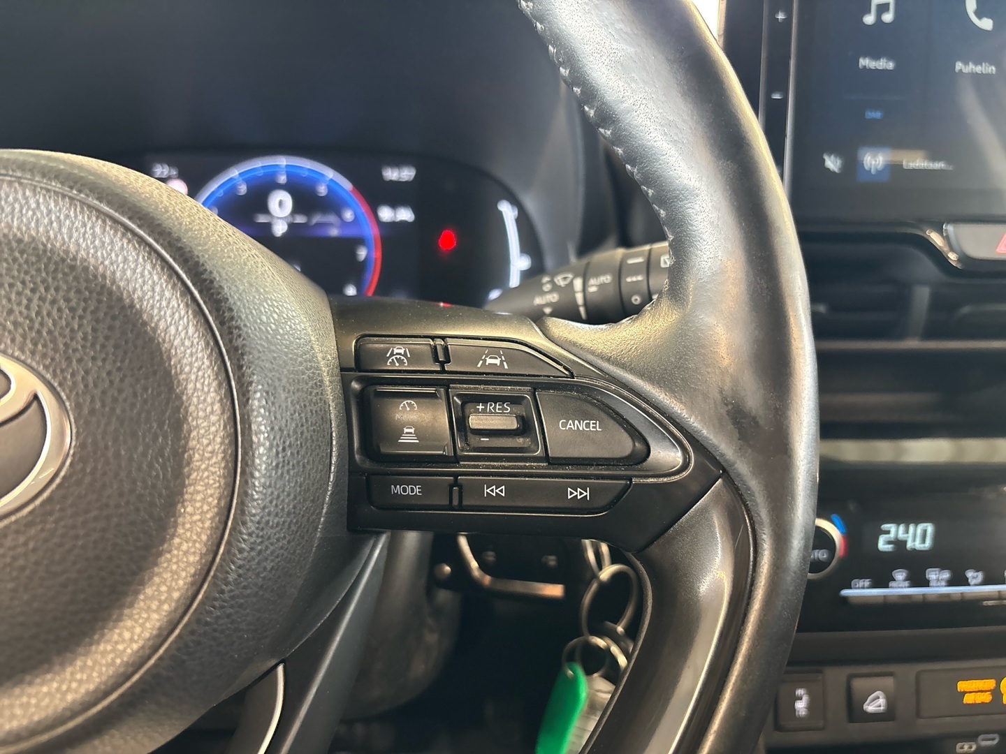 TOYOTA Yaris Cross 2025