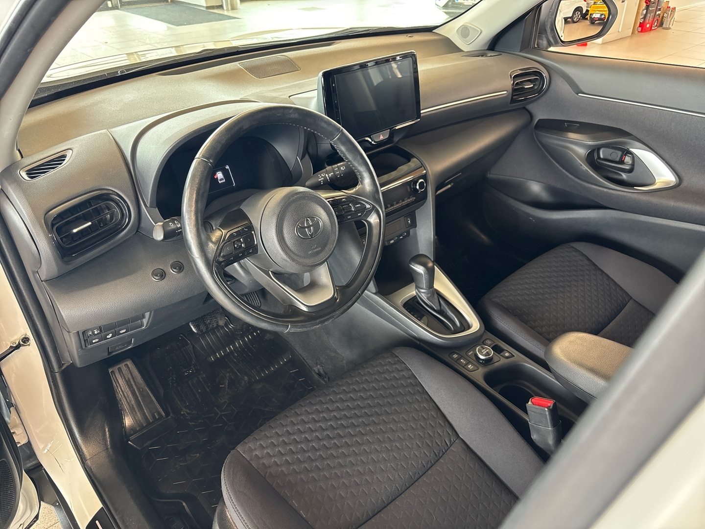 TOYOTA Yaris Cross 2025