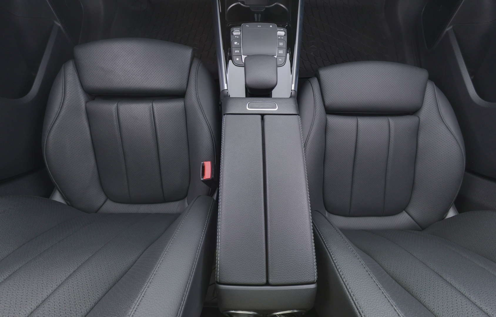 MERCEDES-BENZ EQA 2022