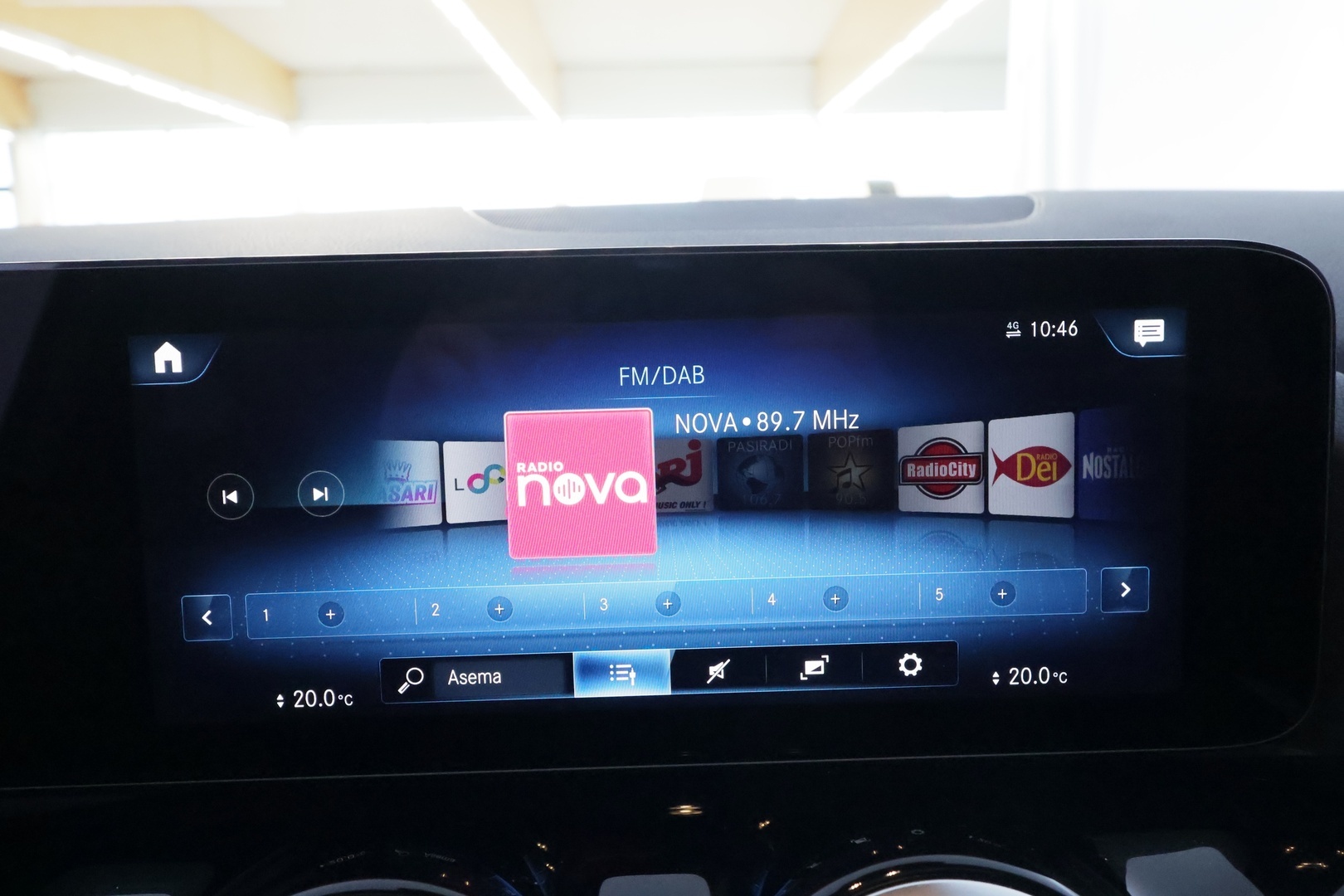 MERCEDES-BENZ EQA 2022