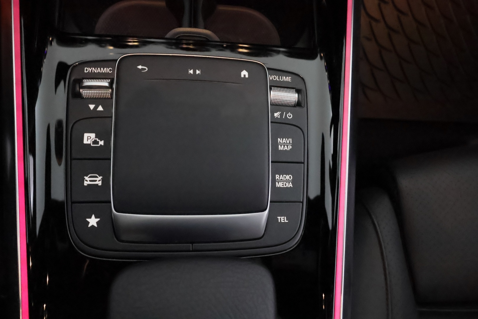 MERCEDES-BENZ EQA 2022