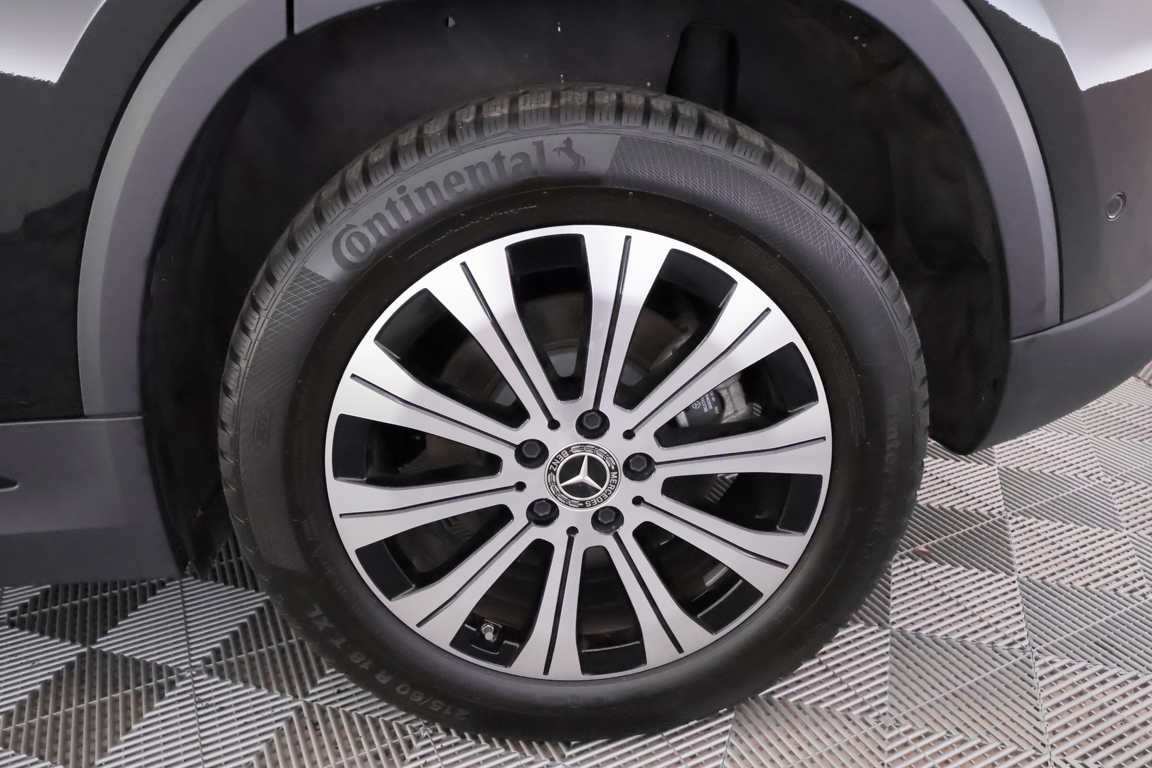 MERCEDES-BENZ EQA 2022