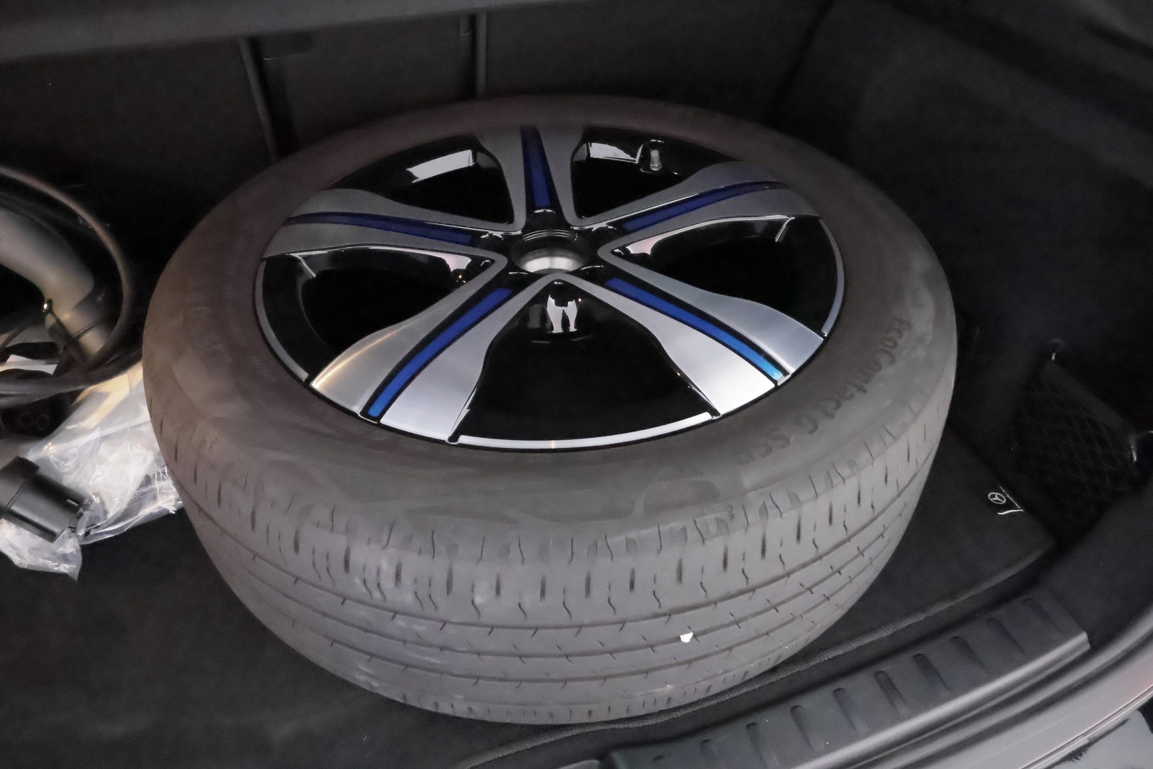 MERCEDES-BENZ EQA 2022