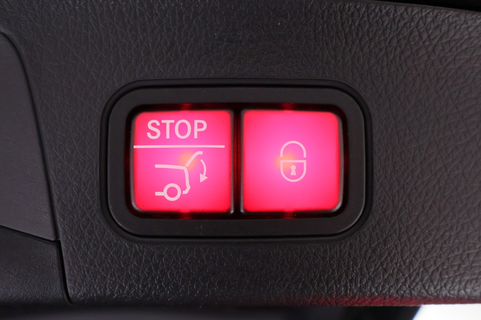 MERCEDES-BENZ EQA 2022