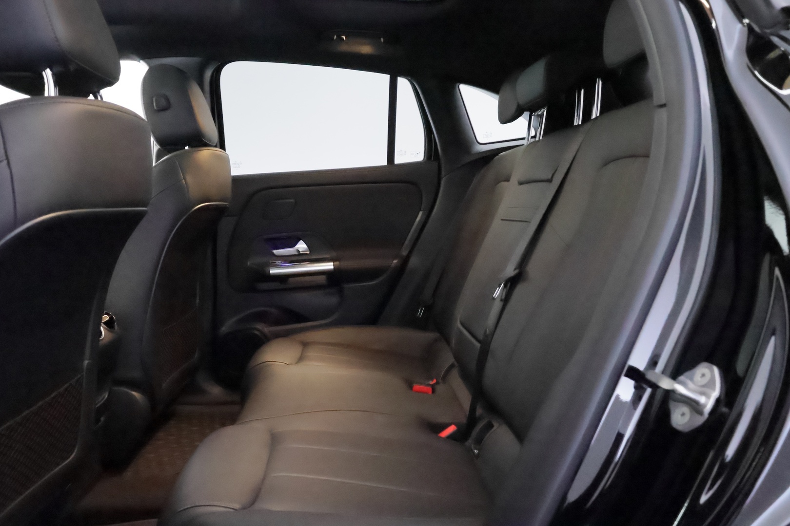 MERCEDES-BENZ EQA 2022