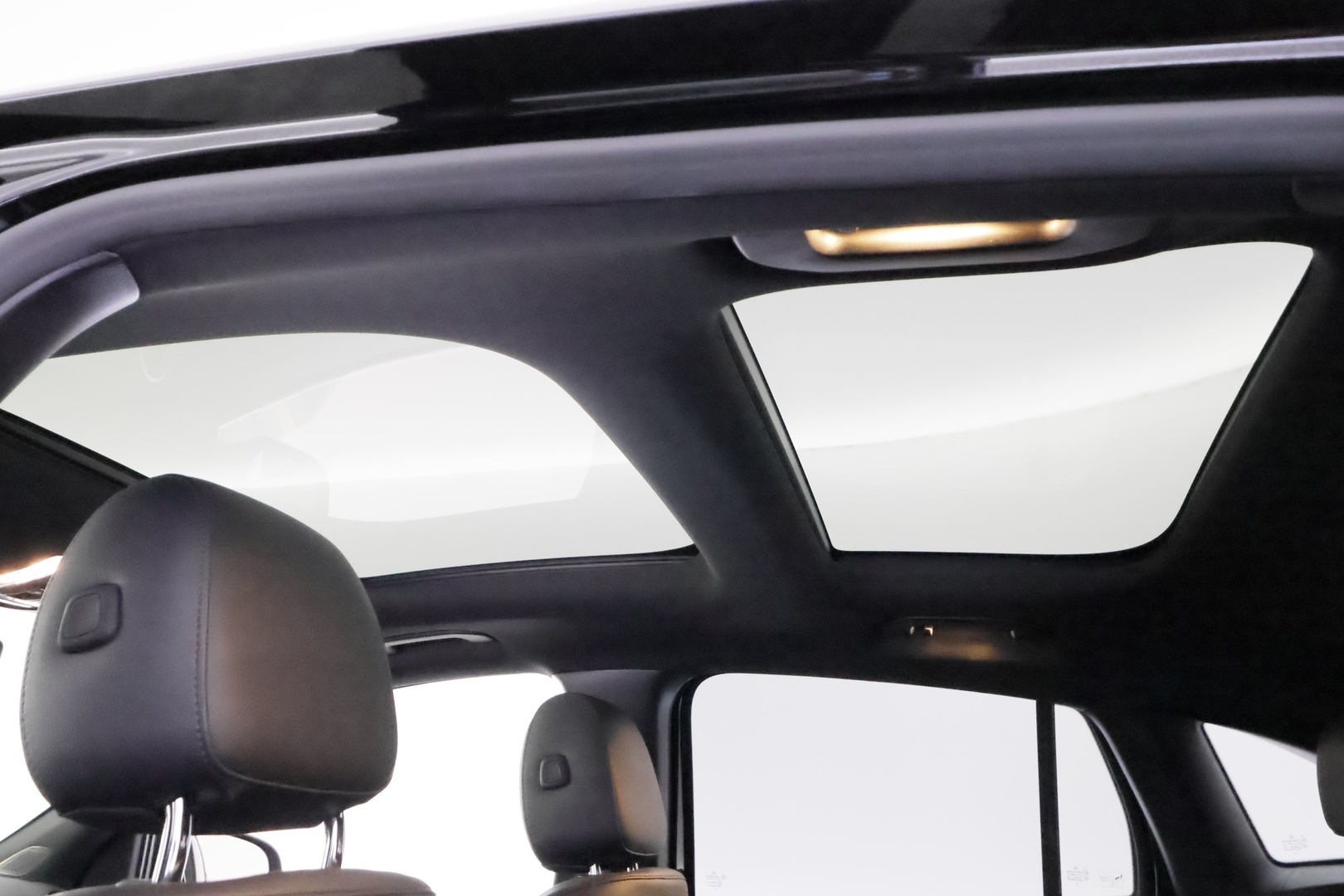 MERCEDES-BENZ EQA 2022